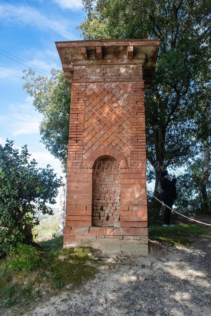 tempio Minerva Medica colonna cancello