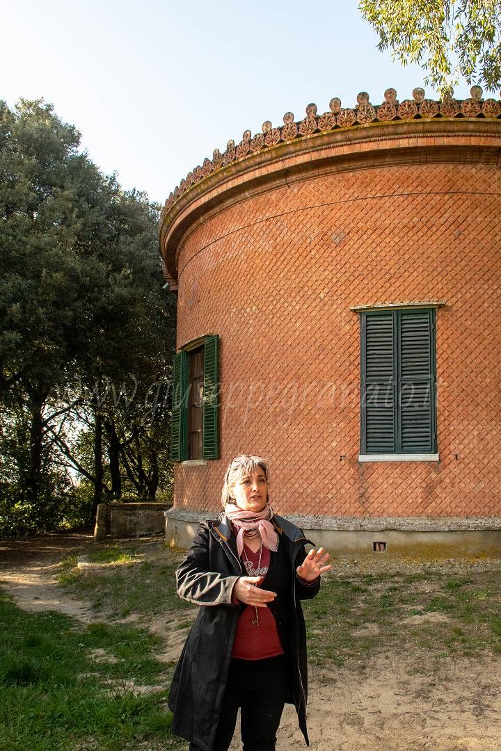 tempio Minerva Medica e la guida Sheila di CdB Valdera Tuscany