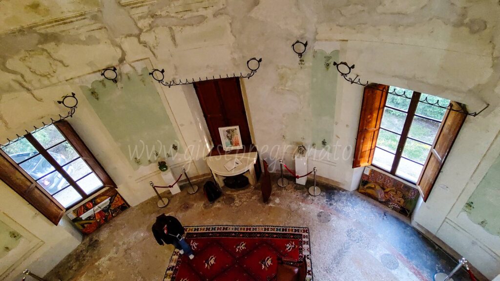 tempio Minerva Medica-sala, vista dal balcone interno, e evidente la forma semicircolare e rappresenta lo spazio celeste