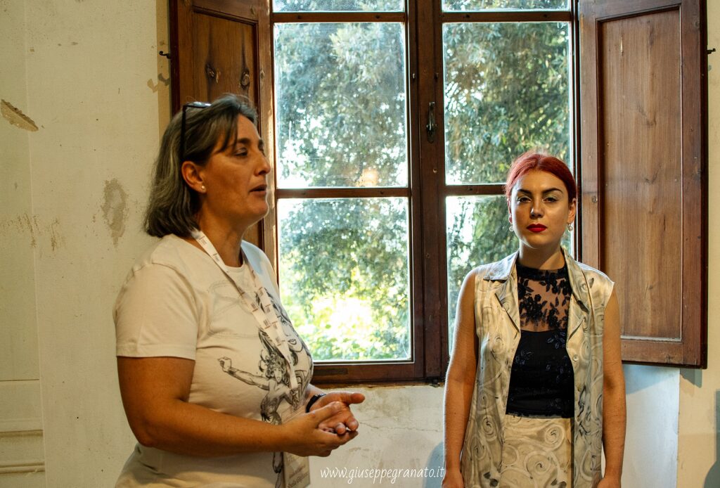 Aurora Granato e Sheila di CdB Valdera Tuscany, che organizza visite all'interno del Tempio di Minerva Medica