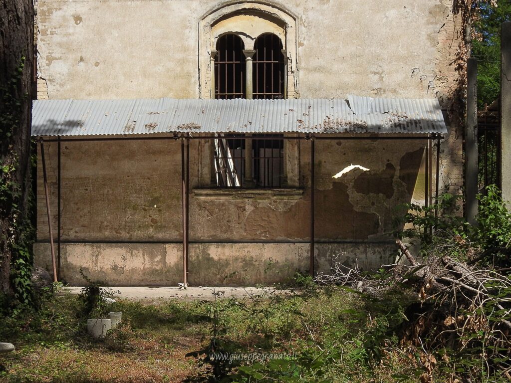 graffito di NOF4, padiglione Ferri, Volterra