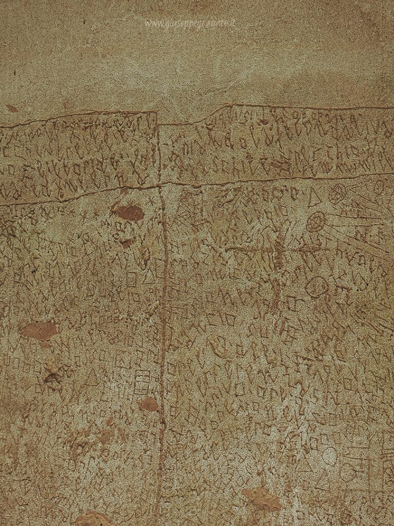 Graffito di NOF4, cortile padiglione Ferri, Volterra