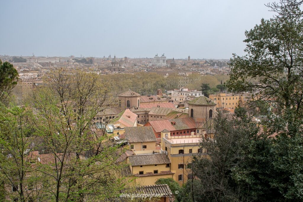 la veduta del carcere di Regina Coeli, dal balcone del Faro