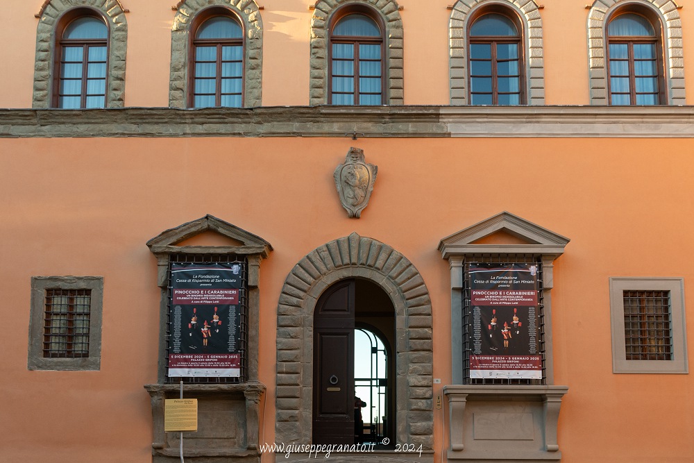 Palazzo-Grifoni-Pinocchio-e-i-carabinieri-San-Miniato